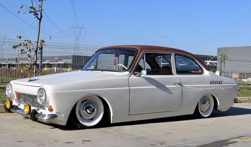 Çocukluğunda başlayan Anadol sevgisini, yol arkadaşı 'Binnaz' ile yaşatıyor