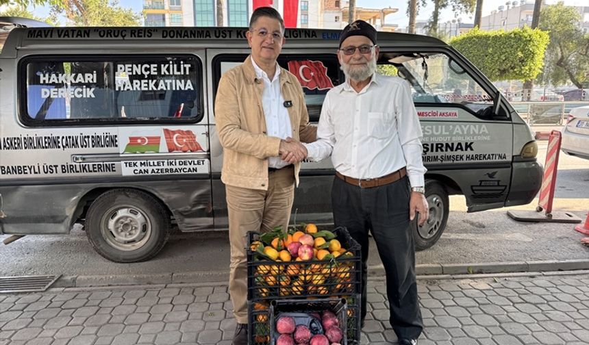 Elmacı Dede, Hatay’ın Mandalinasını Mehmetçiğe Götürüyor