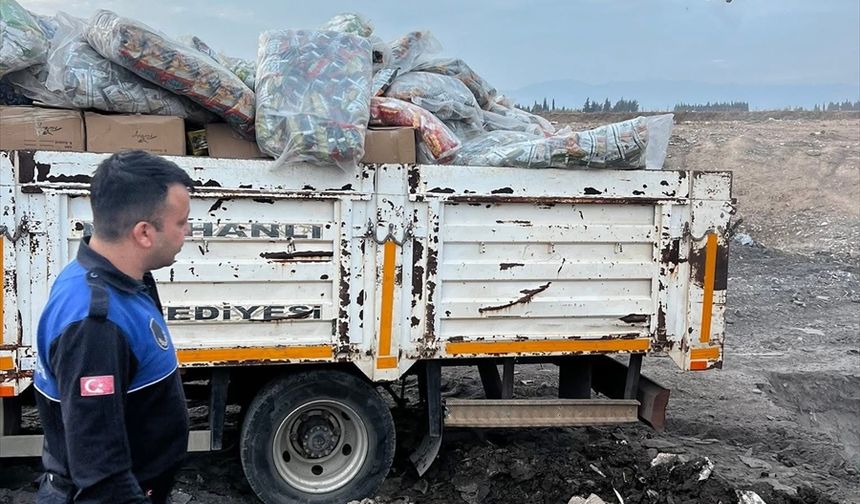Hatay'da son kullanma tarihi geçmiş şekerleme, çikolata ve cips imha edildi