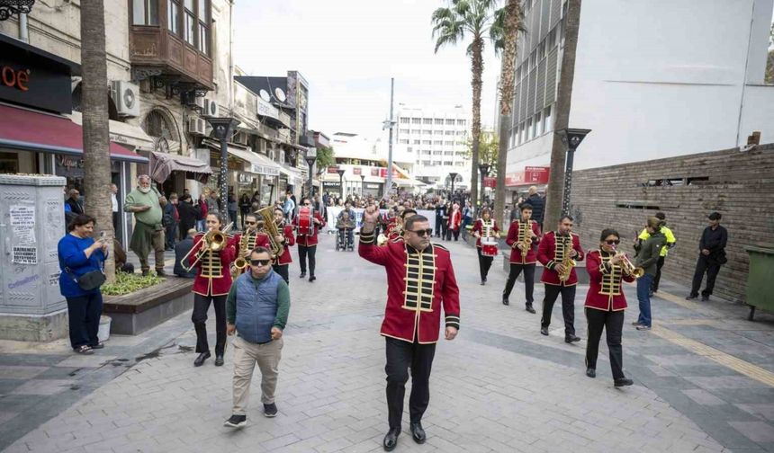 Mersin’de farkındalık yürüyüşü düzenlendi