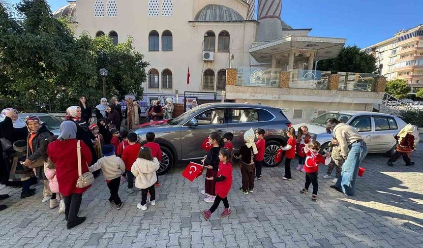 Minikler Togg'la tanıştı, yerli üretimi öğrendi