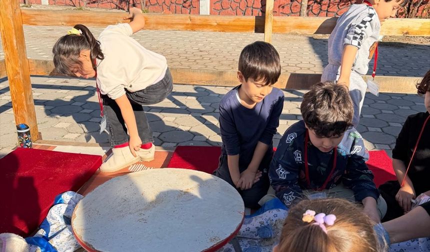 Osmaniye'de öğrencilere farklı illerin yöresel ürünleri tanıtıldı