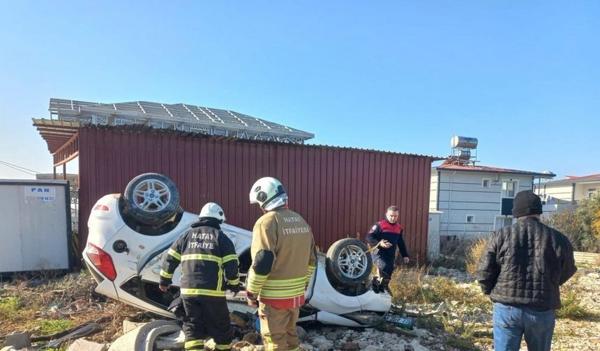 Samandağ’da takla atan otomobilin sürücüsü yaralandı