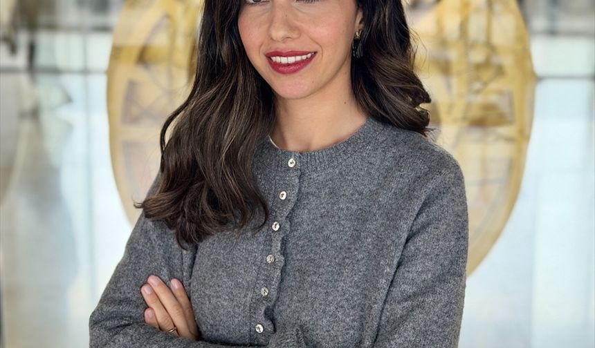 Tek elle telefon kullanımı el ve bilek sorunlarına davetiye çıkarıyor