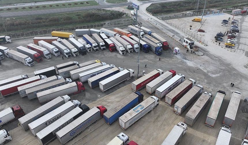 Yunanistan'daki çiftçi eylemi, Avrupa'ya yük taşıyan tır sürücülerini etkilemeye devam ediyor