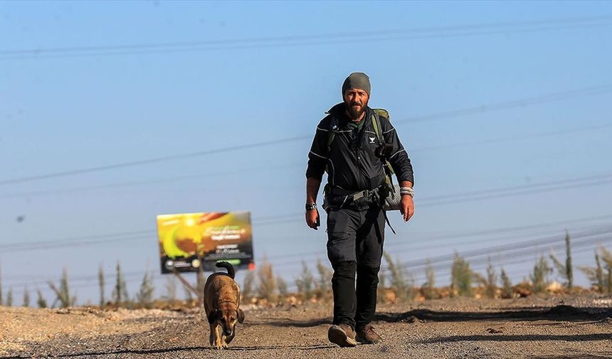 Yürüyerek yola çıkan 'Seyyah Ömer' 81 ilde fidan dikti