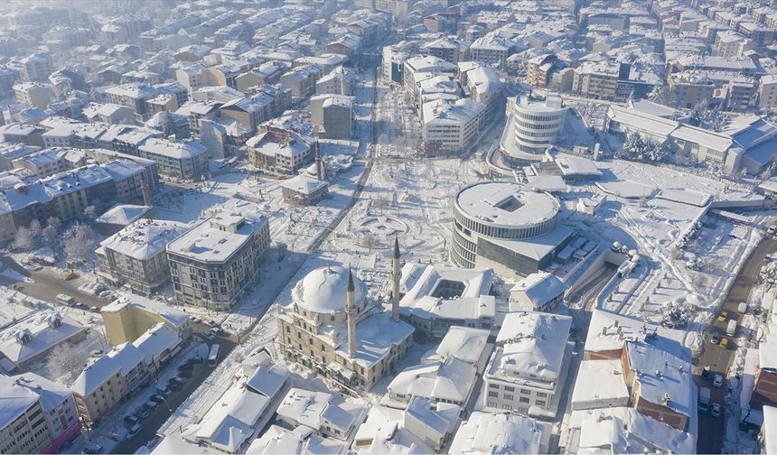 Bolu kent merkezinde 7 günde metrekareye 84,4 milimetre kar yağdı