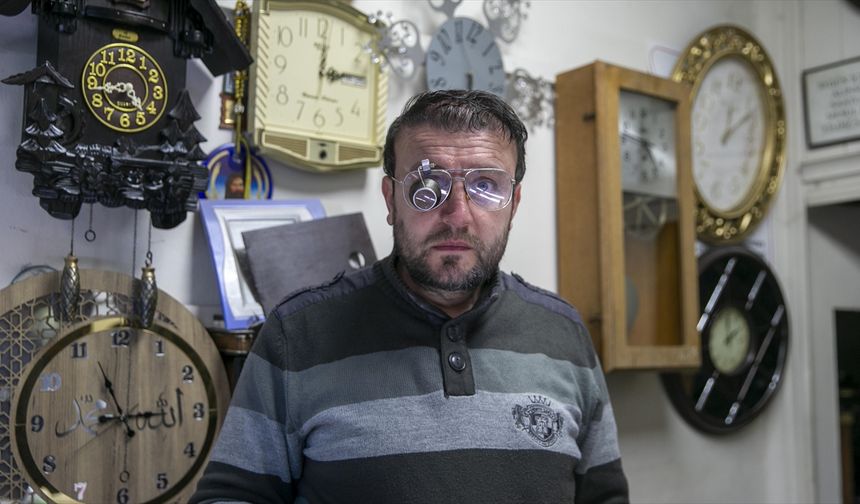 Depremlerde kaybettiği ailesinin mesleğini sürdürüyor