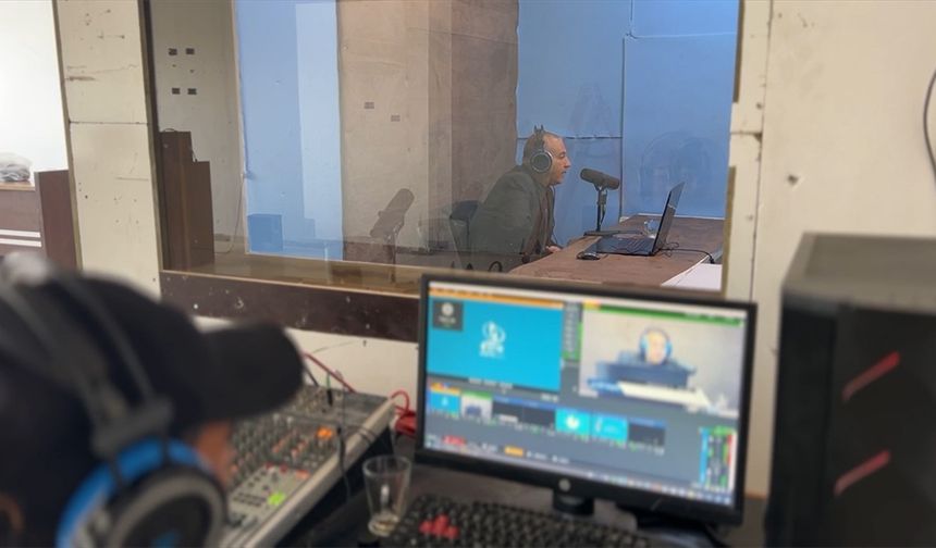 Gazze Şeridi'nde yerel radyolar, enkaz altından yeniden yayınlarına başladı