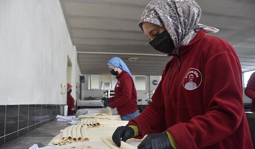 Gümüşhane'nin yöresel lezzetini 16 yıldır aile dayanışmasıyla üretiyorlar