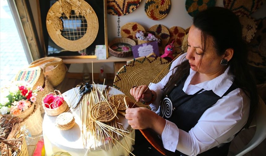 Deprem Enkazından Sanata Uzanan Yol: Hataylı Hasır Ustası Yeniden Üretiyor