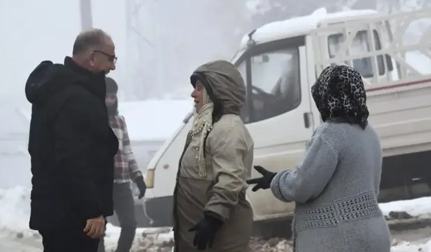 Başkan Yapar, Kar Yağışı Sonrası Yol Açma Çalışmalarına Katıldı