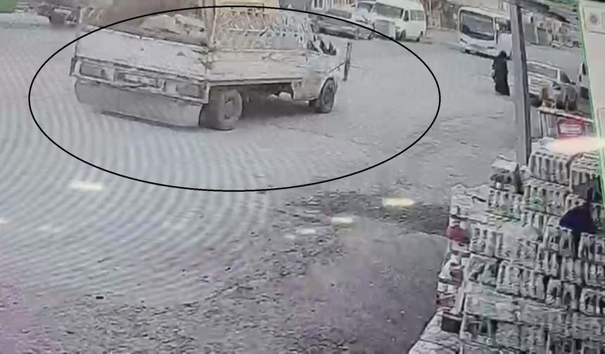 Pikabın Açılan Kapağı Kadının Kafasına Çarptı