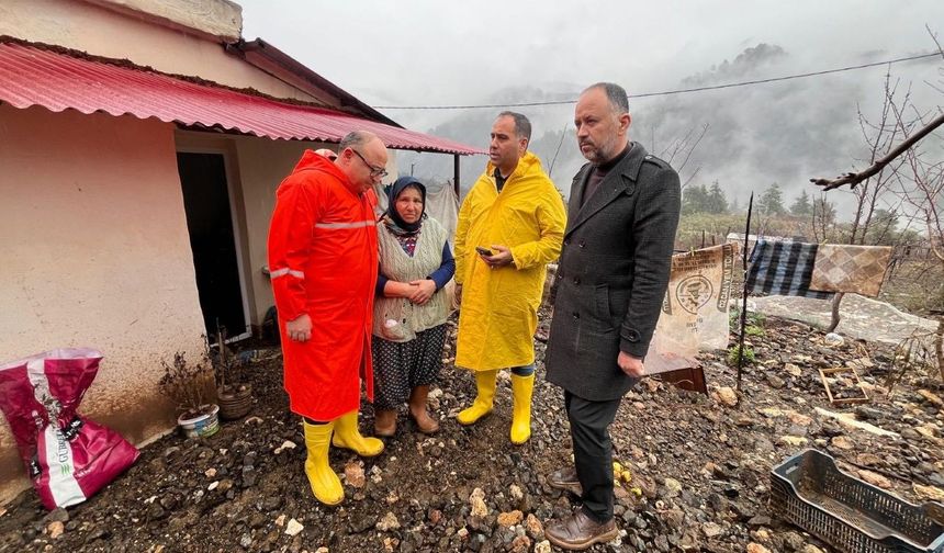 AK Parti Mersin Milletvekili Kıratlı kuvvetli yağıştan etkilenen ilçelerde inceleme yaptı