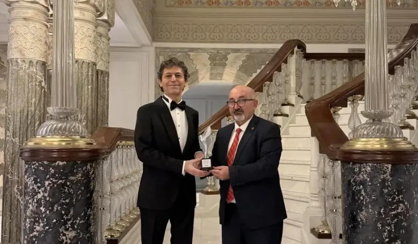 Barış Ödülü, Dünyaca Ünlü Yazar Egeyön'e