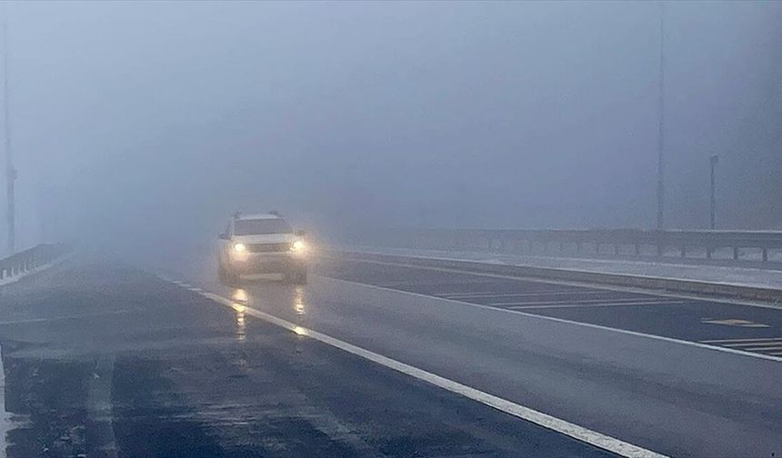 Bolu Dağı'nda sis etkili oluyor