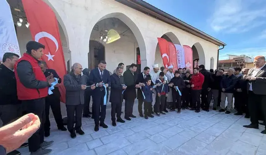 Hatay'da Hasar Alan 150 Yıllık Tarihi Camii Onarıldı, İbadete Açıldı