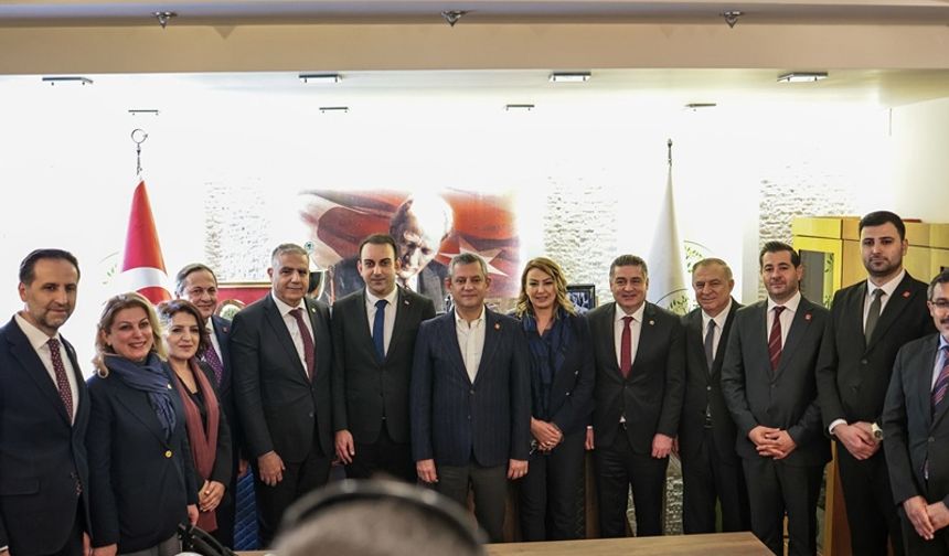 Başkan Özgün, Özgür Özel’i Defne Belediyesi’nde Ağırladı