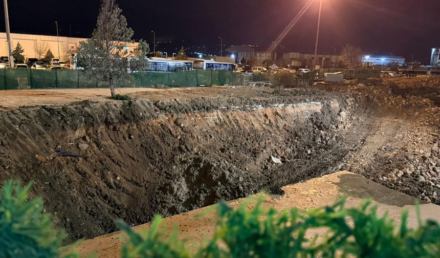 Hatay Havalimanı’nda Şüpheli Görüntü : Çökme Mi, Yoksa Çalışma Mı?