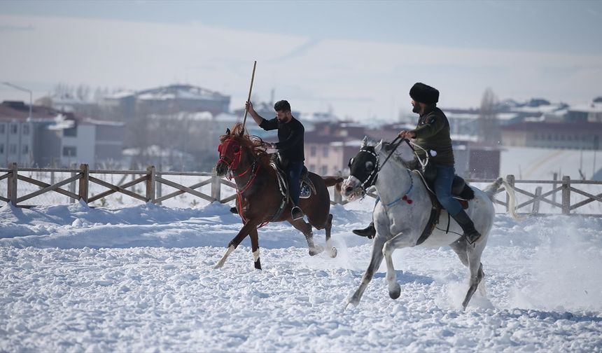 Kars'ın turizm destinasyonunda önemli yer tutan cirite ilgi artıyor