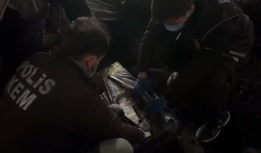 Kömür yüklü tırın dorsesinden binlerce kaçak ürün çıktı