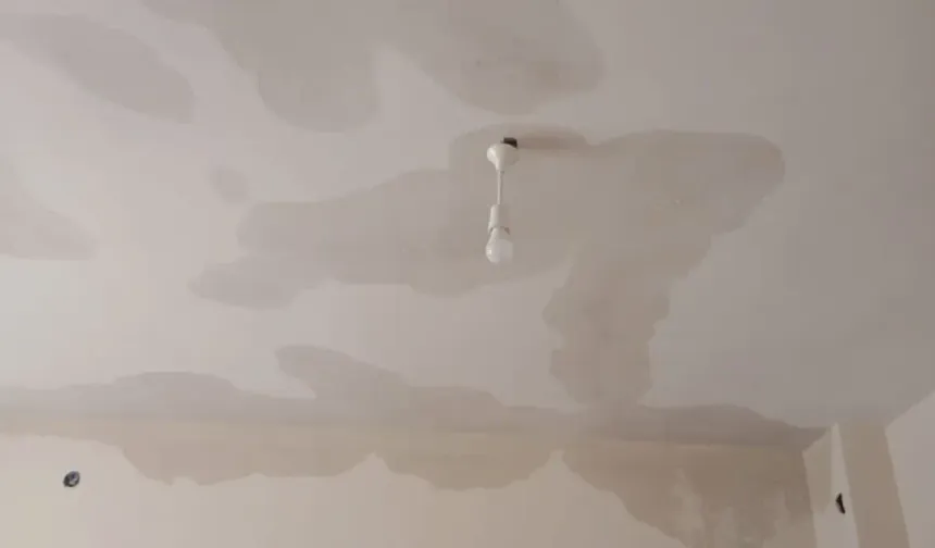 Orhanlı TOKİ’de Tavanlar Su Akıtıyor! Vatandaş Çözüm Bekliyor