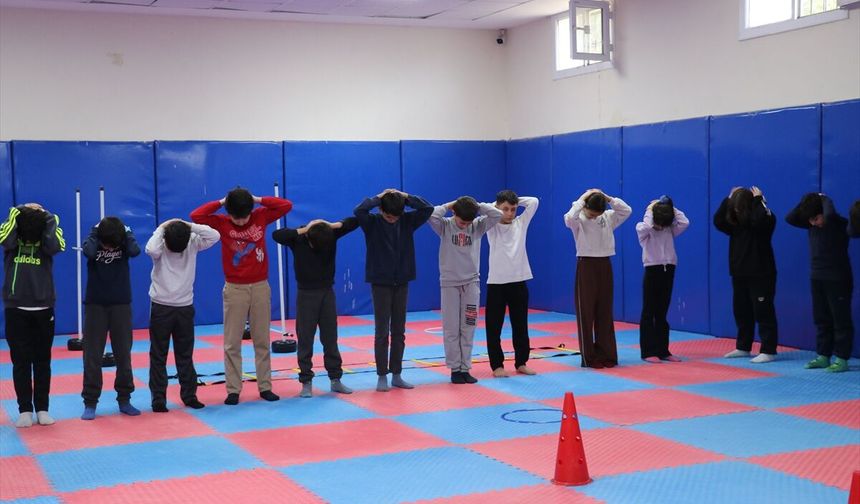 Depremzede Çocuklar Sahada: 17 Branşta Yetenek Avı Başladı