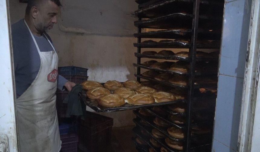 Ramazan’da Örnek Esnaflık: Ekmek Ve Pideyi 10 TL’den Satıyor