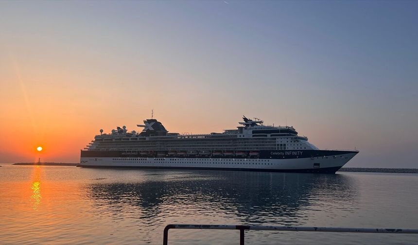 Antalya Limanı daha büyük kruvaziyerler ağırlamaya başladı