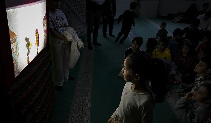 Berlin'de ramazan gelenekleri Nasreddin Hoca ve gölge oyunuyla yaşatılıyor