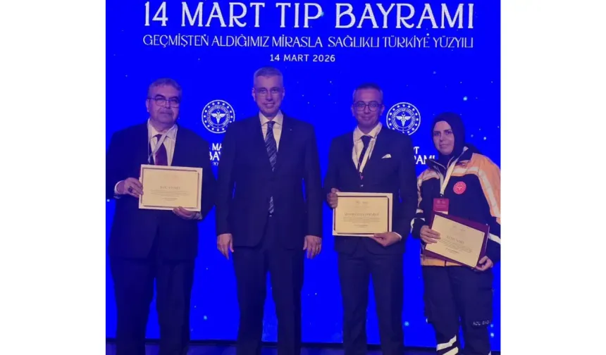 Deprem Kahramanı Hataylı Doktora “Yılın Doktoru” Ödülü