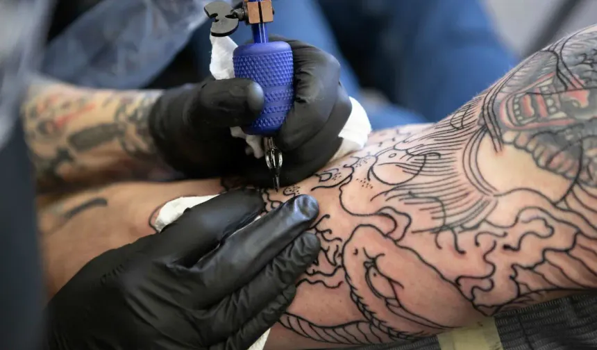 TBMM'ye Sunuldu: Dövme ve Piercinge Hapis Cezası!