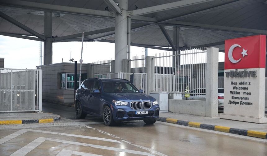 Edirne sınır kapılarından 2025'te yaklaşık 14 milyon yolcu geçiş yaptı