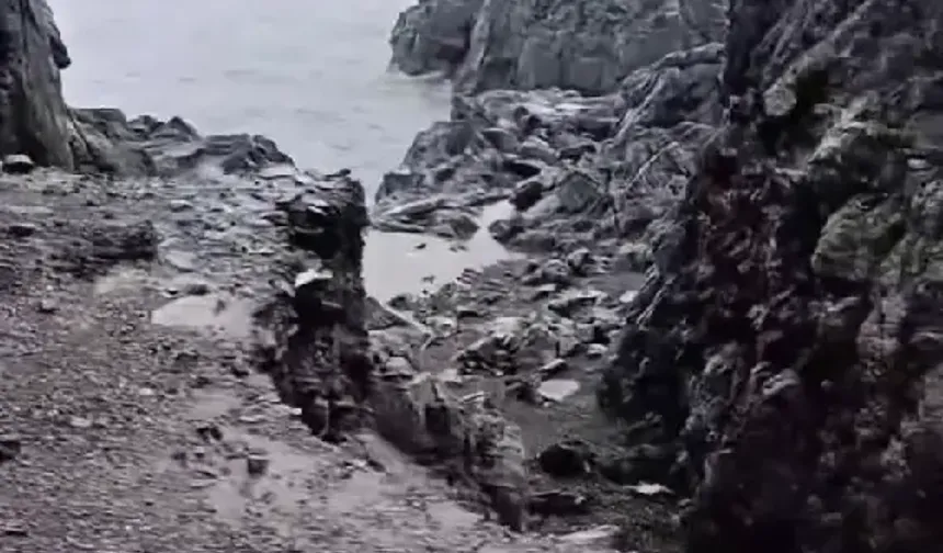 Sağanak Yağış Sonrası Samandağ-Arsuz Yolunda Çökme