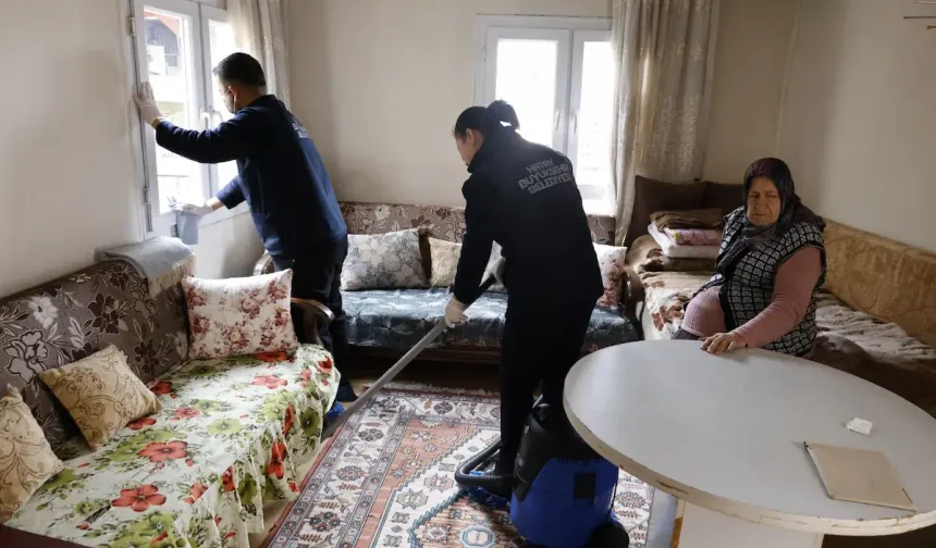 HBB, İhtiyaç Sahibi Ailelere Evde Temizlik Hizmeti Veriyor