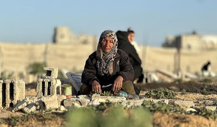 Gazze'de bayram değil hüzün hakim: Ramazan Bayramı mezar başında karşılandı