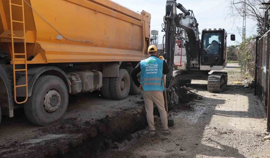 Hatay Büyükşehir Belediyesi, Payas'ta içme suyu şebeke hattını yeniliyor