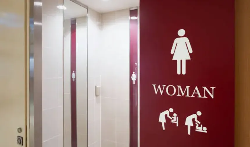 Hatay'da Skandal: Kadınlar Tuvaletine saklandı, Kadınların Görüntülerini Çekti!