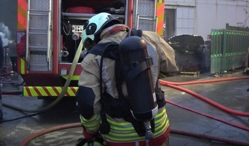 Kahramanmaraş'ta yangına müdahale eden itfaiye eri darbedildi