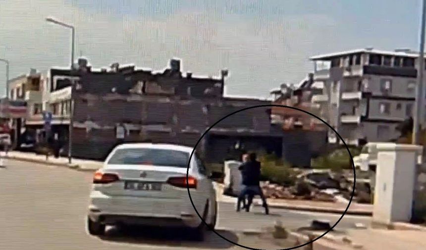 Hatay'da Kaldırımda Yürüyen Kadının Boynundaki Kolyeyi Çaldılar!