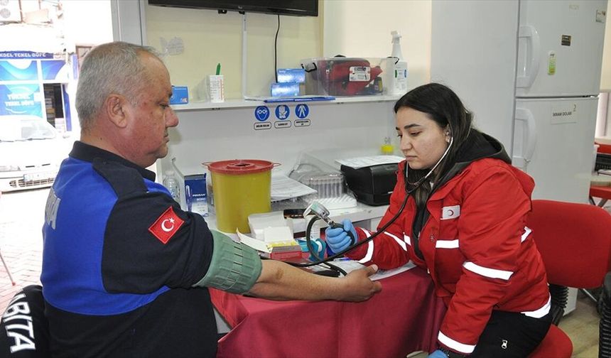 Kan bağışçısı zabıta hastalara umut olmak için 15 yıldır Türk Kızılayın yolunu tutuyor