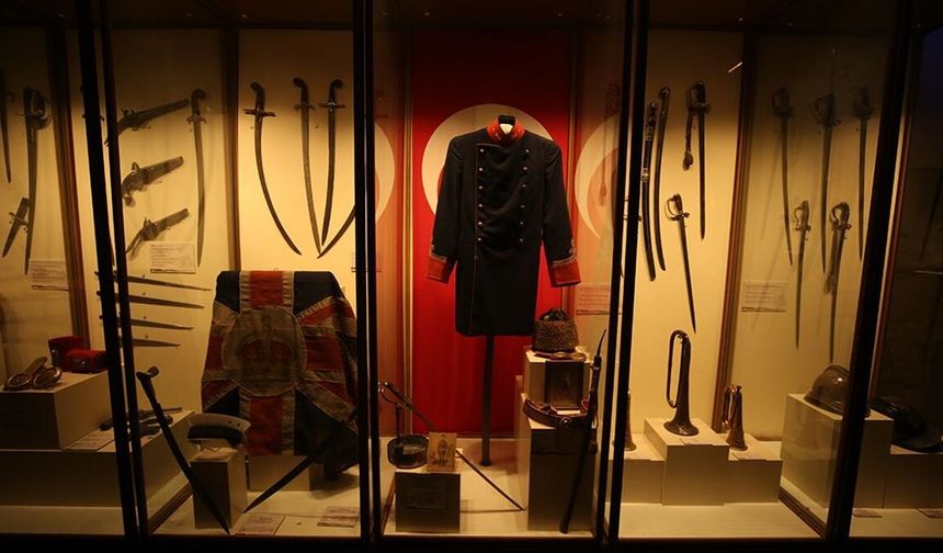 Şehit subayın 111 yıllık emanetleri Çanakkale Deniz Müzesi'nde sergileniyor