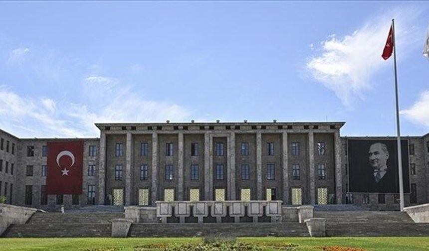 TBMM 20 Uzman Yardımcısı Alacak: Başvurular Başladı!