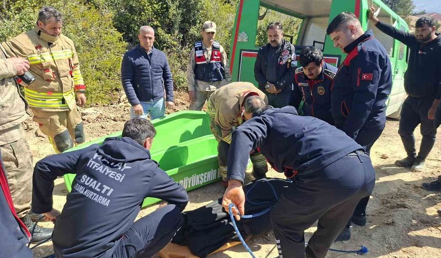 Uçuruma Yuvarlanan Hafriyat Kamyonunun Sürücüsü Hayatını Kaybetti