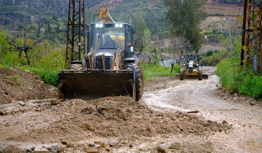 Defne Belediyesi’nden Sağanak Yağışa Anında Ve Kesintisiz Müdahale