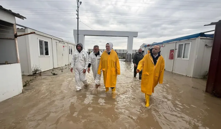 Antakya'da Sel Felaketi: Başkan Vekili Horoz İncelemelerini Sürdürüyor!