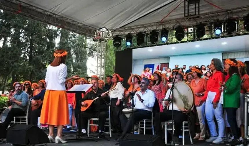 "Ya Hala" Korosu Adana’da Gönülleri Fethetti!