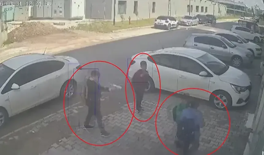 Hatay'da 11 Yaşındaki Çocuk Silahla Akranlarını Gasp Etti!