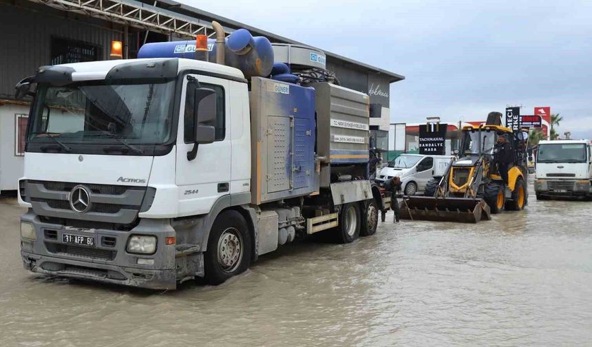 HBB Ekipleri, 110 Noktaya Müdahale Etti: 32 Vatandaş Kurtardı