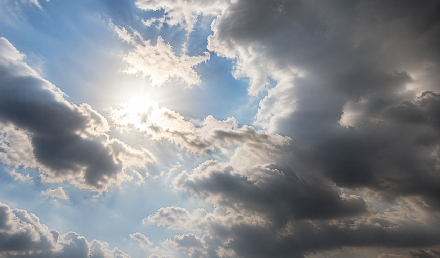 Hatay’da Cumartesi Sürprizi: Güneş Var Ama Bulutlar Baskın!